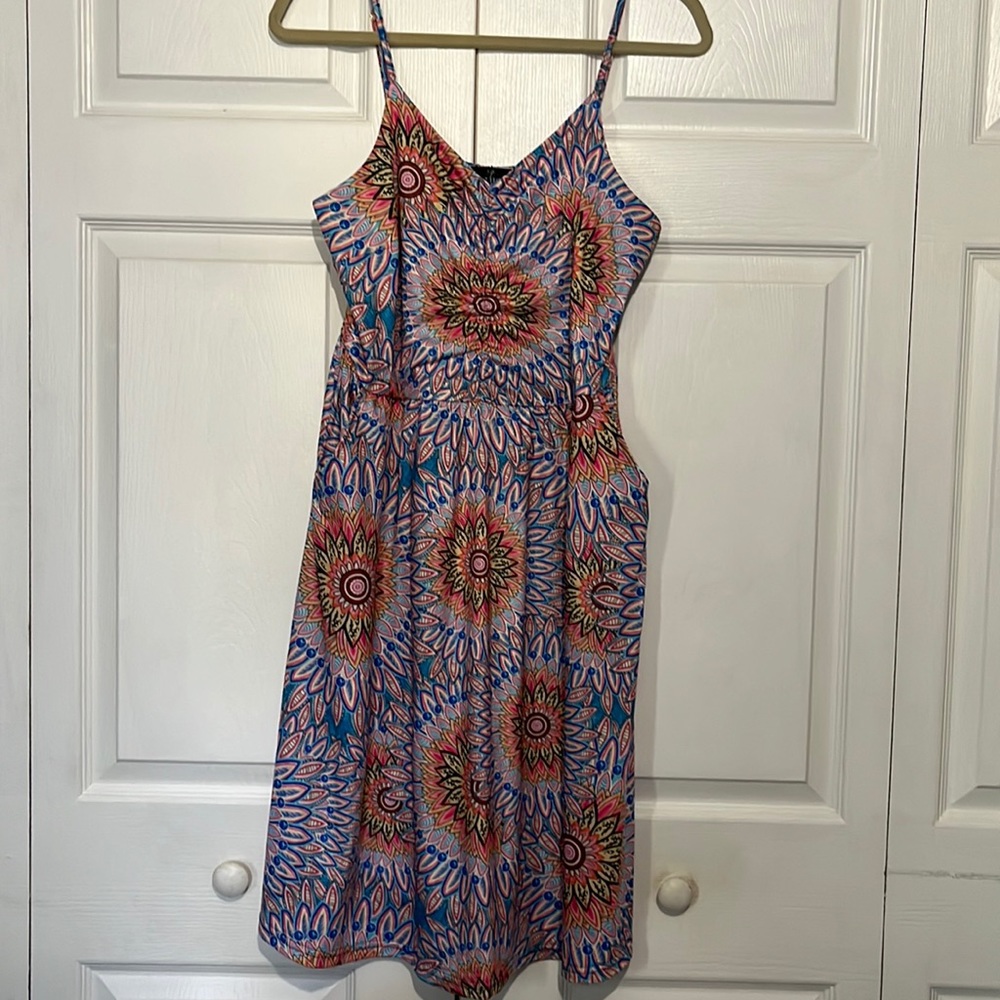 Women’s Sz L sundress NWT STRETCHY sunflower pattern. #30